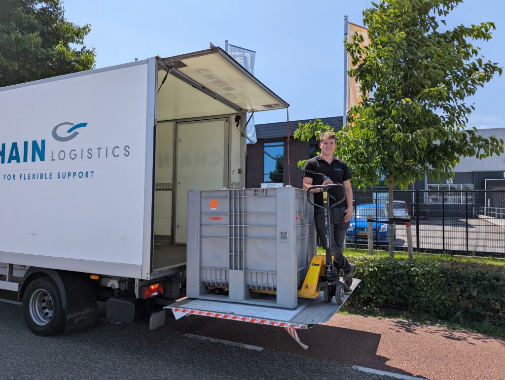 Tijn ervaart vrijheid en geniet van lange ritten voor Chain Logistics